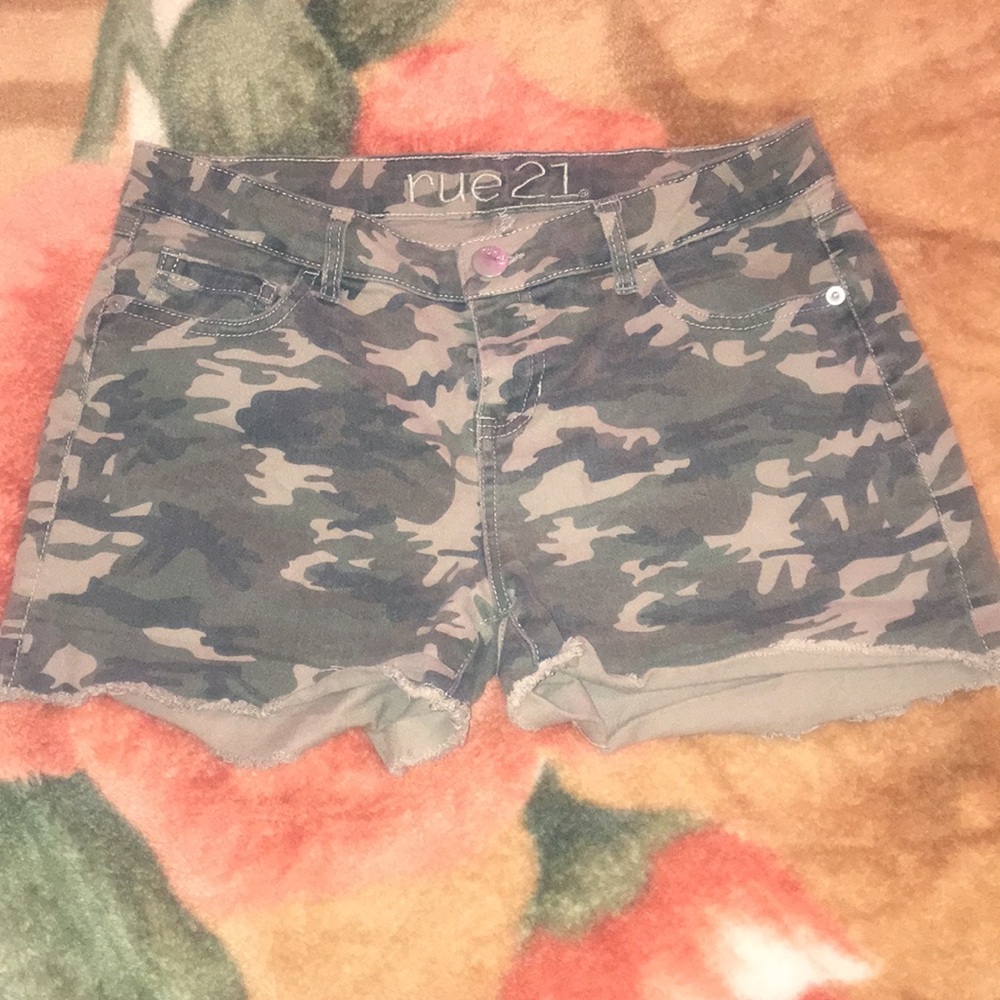 Rue21 camo shorts